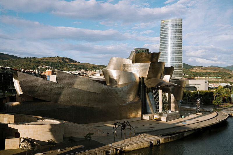 Ausstellung „Motion. Autos, Art, Architecture“ beschert dem Guggenheim Museum Bilbao riesigen Publikumserfolg