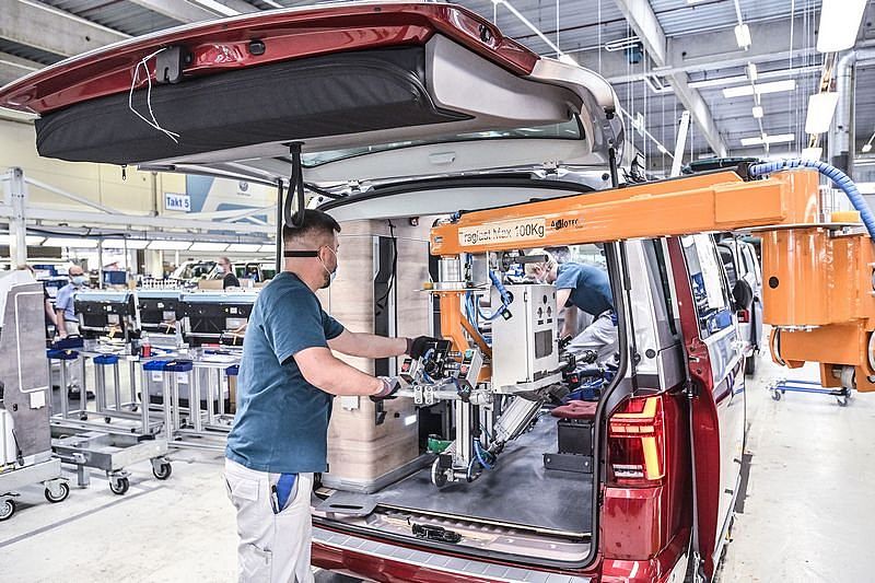 Für noch mehr Urlaub: Volkswagen Nutzfahrzeuge erweitert die Produktion des California 6.1