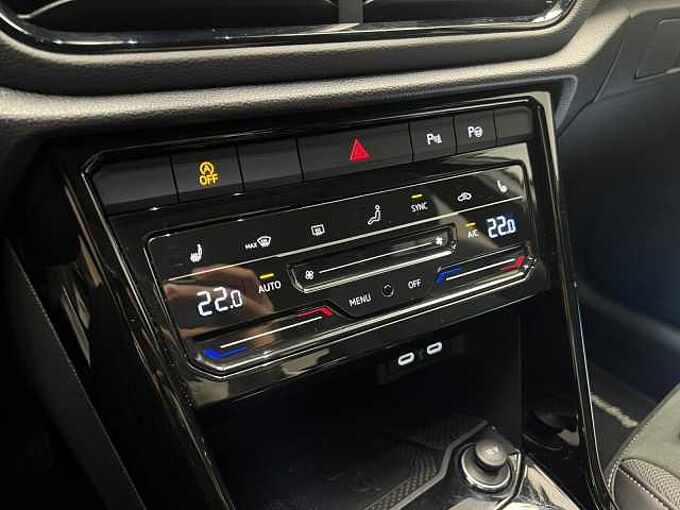 Volkswagen T-Roc 1.5 TSI DSG Style Panorama Klima Navi