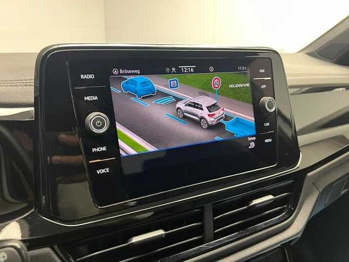 Volkswagen T-Roc 1.5 TSI DSG Style Panorama Klima Navi
