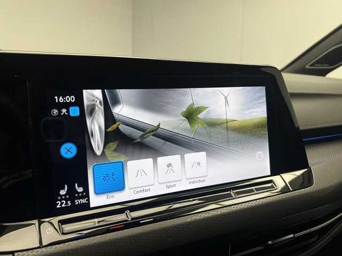 Volkswagen Golf VIII GTI Clubsport 2.0 TSI DSG Klima Navi