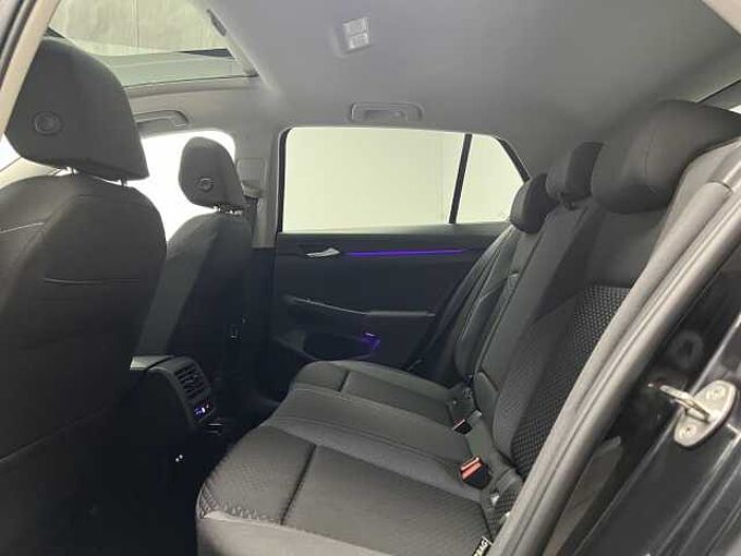 Volkswagen Golf VIII 2.0 TDI DSG Active Panorama Klima