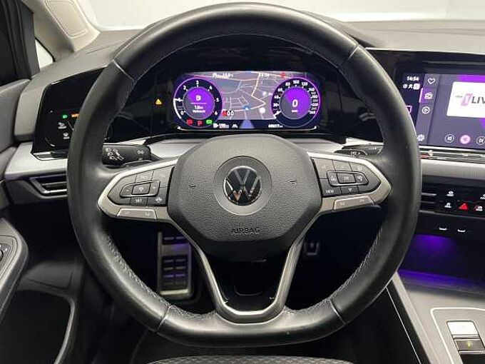 Volkswagen Golf VIII 2.0 TDI DSG Active Panorama Klima