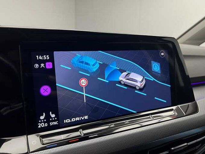 Volkswagen Golf VIII 2.0 TDI DSG Active Panorama Klima