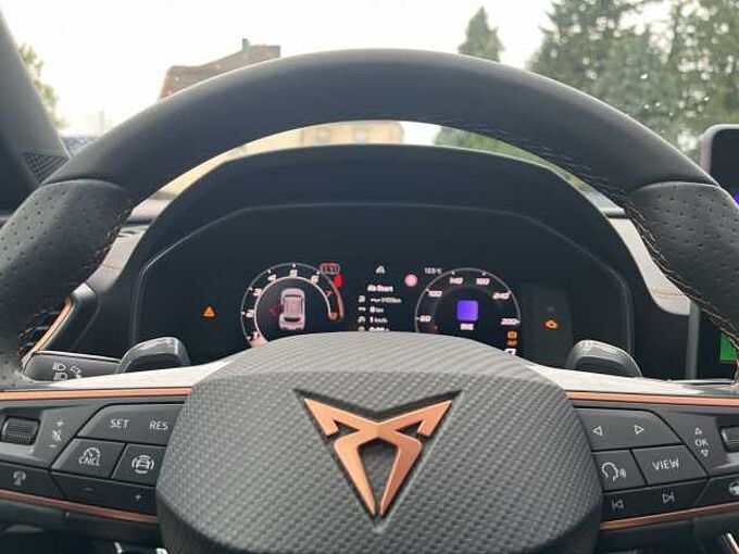 CUPRA FORMENTOR VZ 2.0 TSI 4DRIVE PANO+AHK+MATRIX+360+