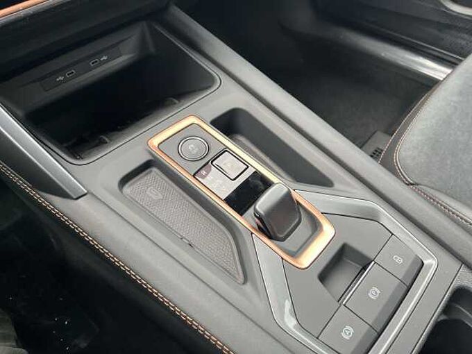 CUPRA FORMENTOR VZ 2.0 TSI 4DRIVE PANO+AHK+MATRIX+360+