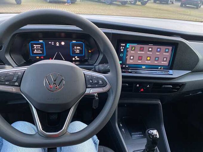 Volkswagen Caddy Cargo Motor: 2,0 l TDI EU6 SCR 75 kW Getriebe: 6-Gang-Schaltgetriebe Radst