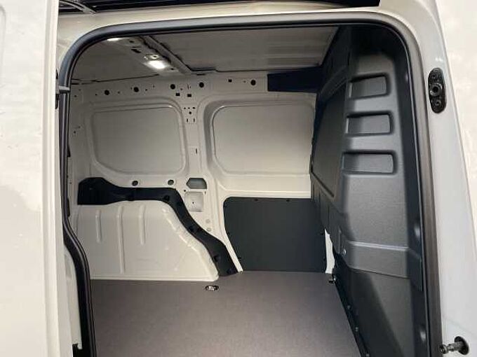 Volkswagen Caddy Cargo Motor: 2,0 l TDI EU6 SCR 75 kW Getriebe: 6-Gang-Schaltgetriebe Radst