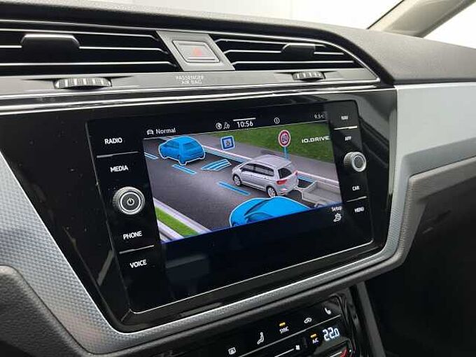 Volkswagen Touran 1.5 TSI DSG Comfortline 7-Sitzer Klima