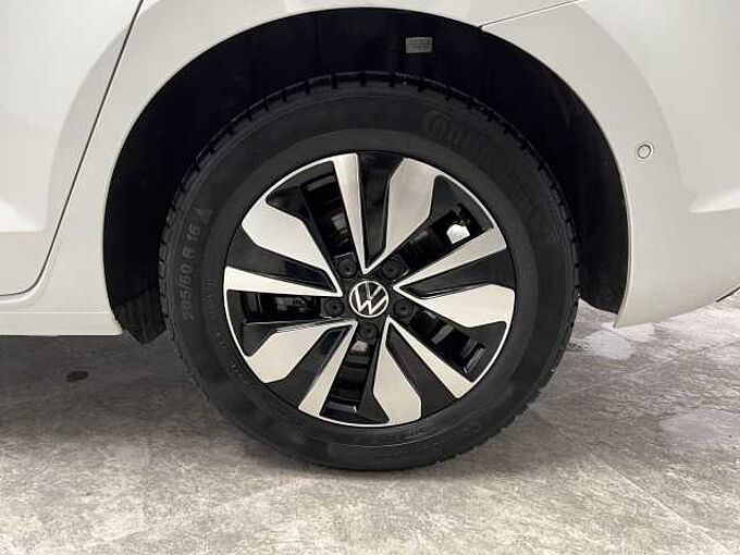 Volkswagen Touran 1.5 TSI DSG Comfortline 7-Sitzer Klima