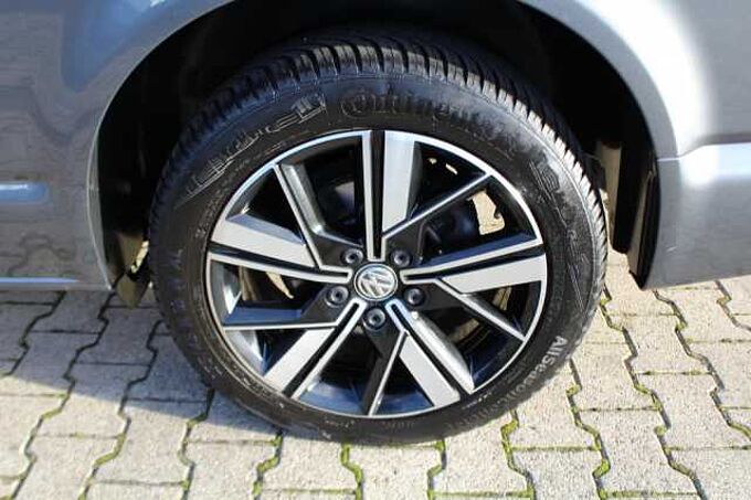 Volkswagen T6.1 MULTIVAN 4MOTION 2.0 TDI DSG / AHK / DCC / ACC T6