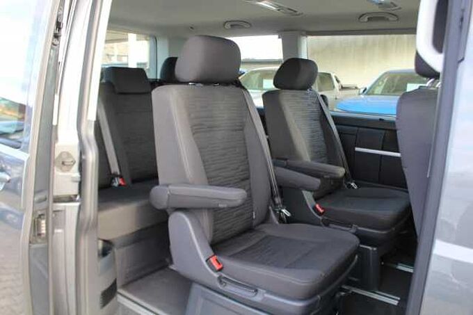 Volkswagen T6.1 MULTIVAN 4MOTION 2.0 TDI DSG / AHK / DCC / ACC T6