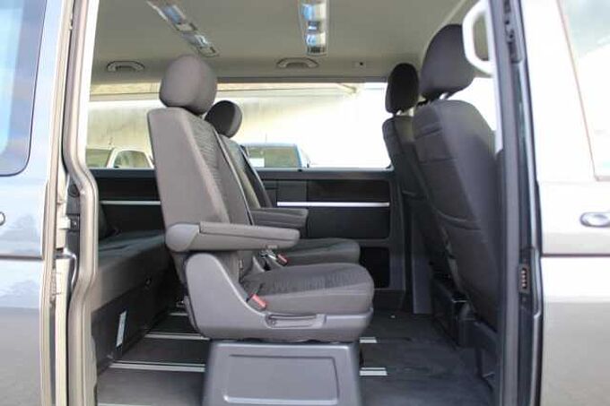 Volkswagen T6.1 MULTIVAN 4MOTION 2.0 TDI DSG / AHK / DCC / ACC T6