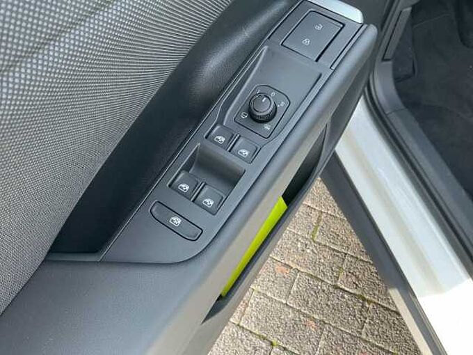 Volkswagen T-Roc Life 1.5l eTSI OPF 110kW(150PS) 7-Gang-DSG 