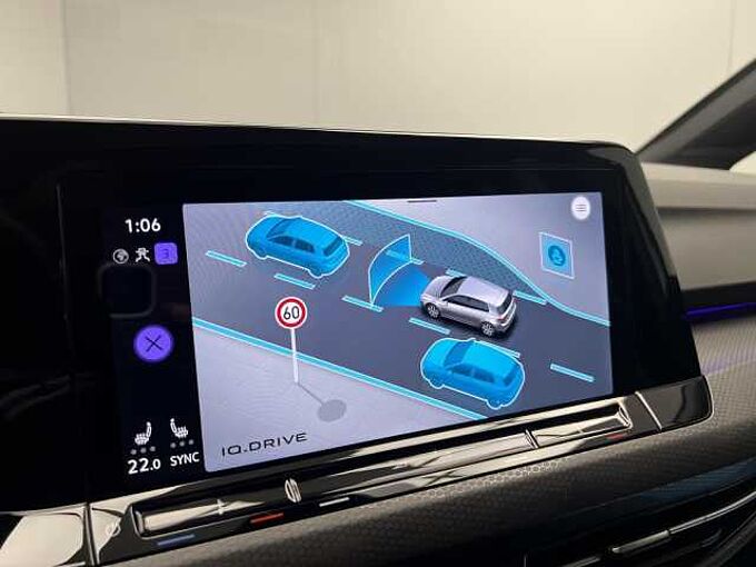 Volkswagen Golf VIII GTD 2.0 TDI DSG Panorama Klima Navi