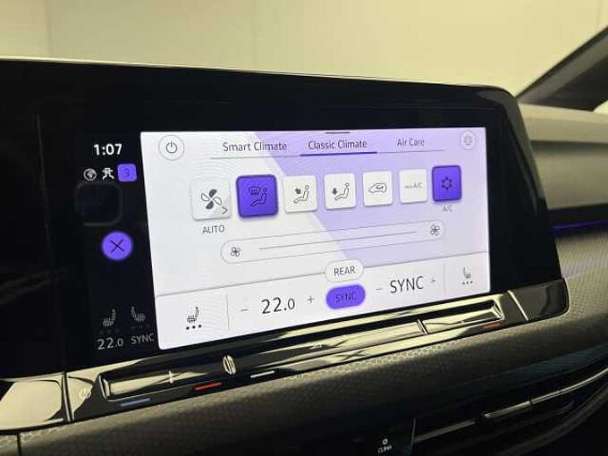 Volkswagen Golf VIII GTD 2.0 TDI DSG Panorama Klima Navi