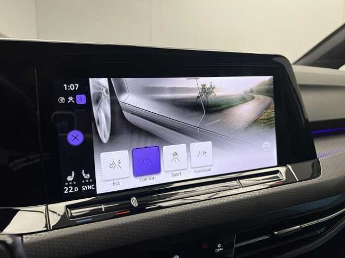 Volkswagen Golf VIII GTD 2.0 TDI DSG Panorama Klima Navi