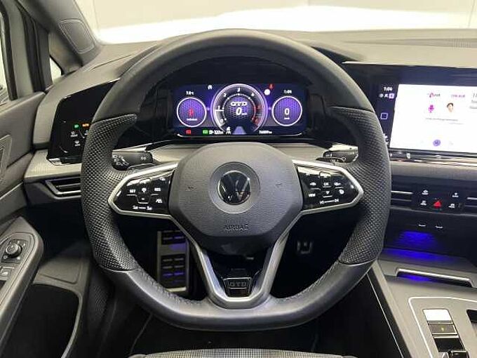 Volkswagen Golf VIII GTD 2.0 TDI DSG Panorama Klima Navi
