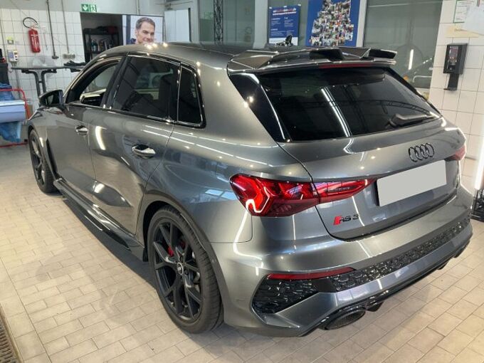 Audi RS 3 Sportback 2.5 TFSI quattro Pano + B&O RS3