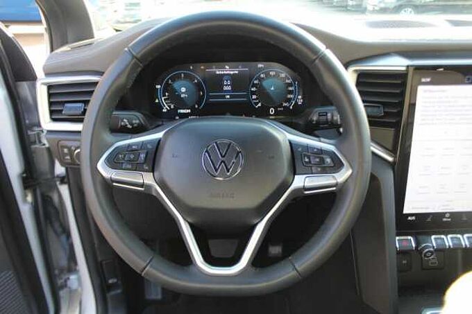 Volkswagen AMAROK DOKA 4MOTION 3.0 TDI DSG STYLE AHK / ACC / LEDER / STANDHEIZUNG