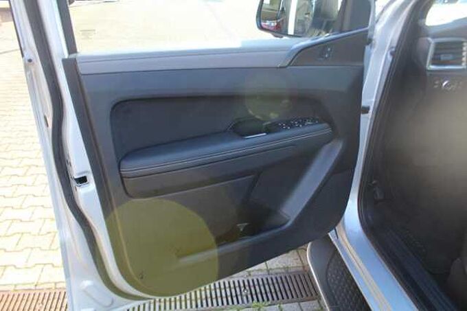 Volkswagen AMAROK DOKA 4MOTION 3.0 TDI DSG STYLE AHK / ACC / LEDER / STANDHEIZUNG