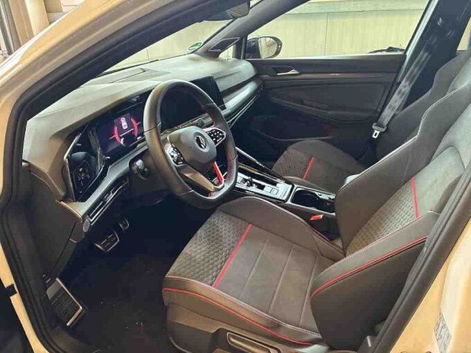 Volkswagen Golf VIII GTI Clubsport 2.0 TSI DSG HUD+Panorama