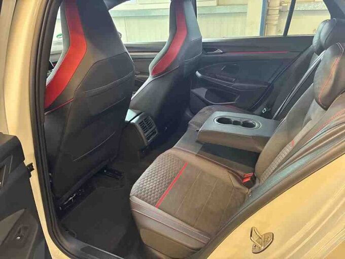 Volkswagen Golf VIII GTI Clubsport 2.0 TSI DSG HUD+Panorama