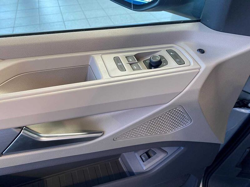Volkswagen Multivan Life Motor: 2,0 l TDI SCR 110 kW Getriebe: 7-Gang-Doppelkupplungsgetrie T7