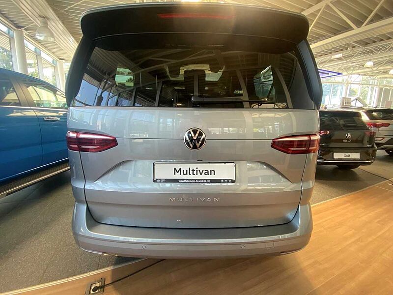 Volkswagen Multivan Life Motor: 2,0 l TDI SCR 110 kW Getriebe: 7-Gang-Doppelkupplungsgetrie T7