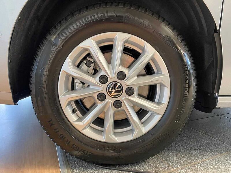 Volkswagen Multivan Life Motor: 2,0 l TDI SCR 110 kW Getriebe: 7-Gang-Doppelkupplungsgetrie T7