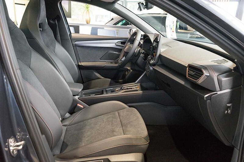 CUPRA Leon ST DSG 1.5 eTSI Pano+Dinamica+eKlappe+Matrix+DCC