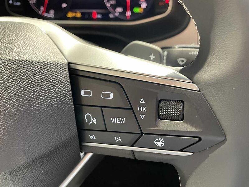 SEAT ATECA XPERIENCE 1.5 TSI PANO+BEATS+AHK+NAVI+RFK+