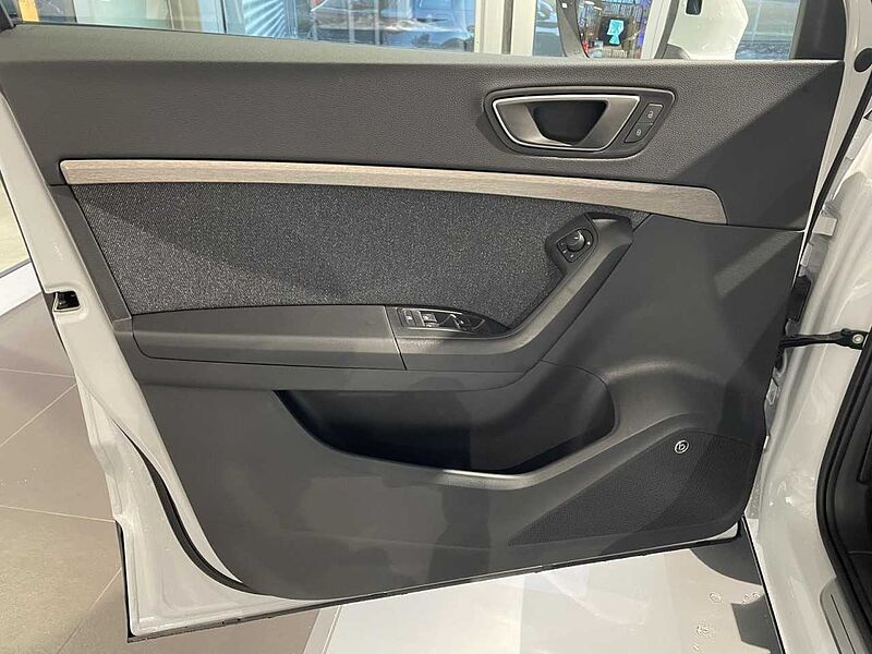 SEAT ATECA XPERIENCE 1.5 TSI PANO+BEATS+AHK+NAVI+RFK+