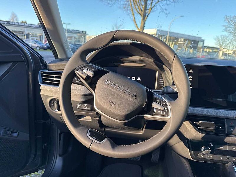 SKODA Kamiq 1.5 TSI Selection *Navi *LED Scheinwerfer