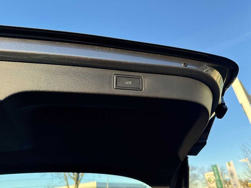 SKODA Kamiq 1.5 TSI Selection *Navi *LED Scheinwerfer