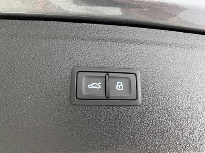 Audi Q5 40 TDI quattro S line AHK + Pano Klima Navi