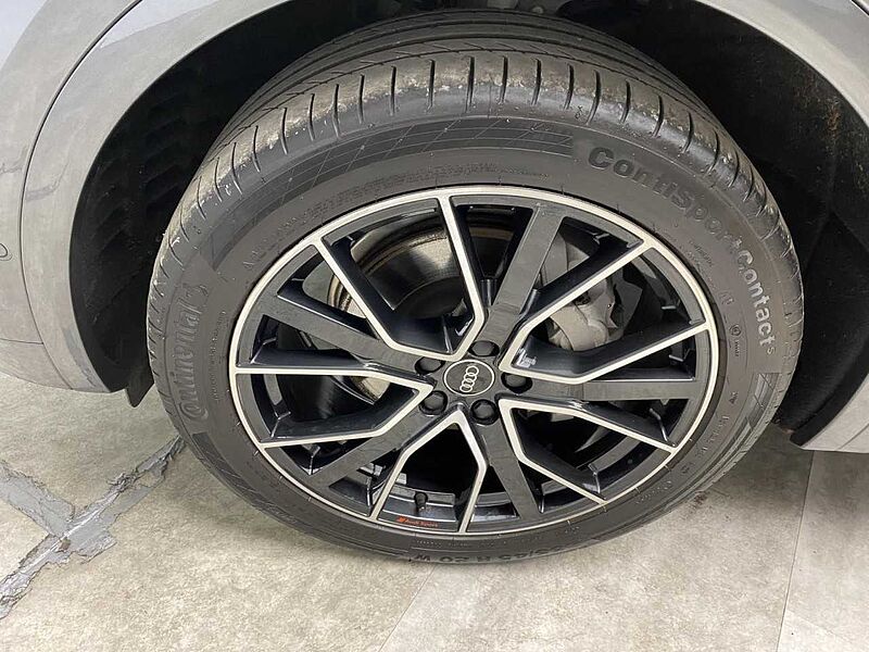 Audi Q5 40 TDI quattro S line AHK + Pano Klima Navi