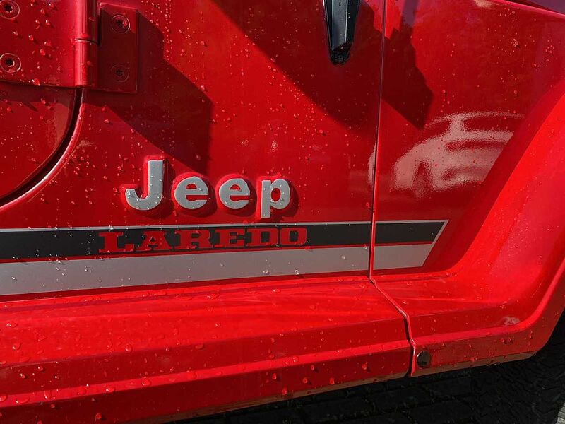 Jeep Jeep Wrangler High Output Laredo Supertop Black ANDERE