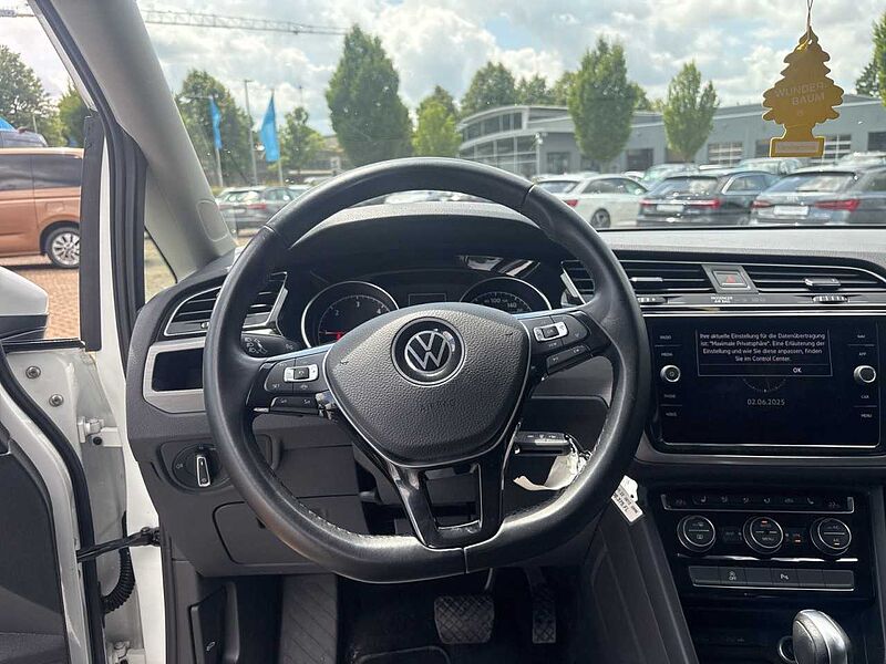 Volkswagen Touran 2.0 TDI DSG Comfortline*ACC*GRA*RFK*AHK*