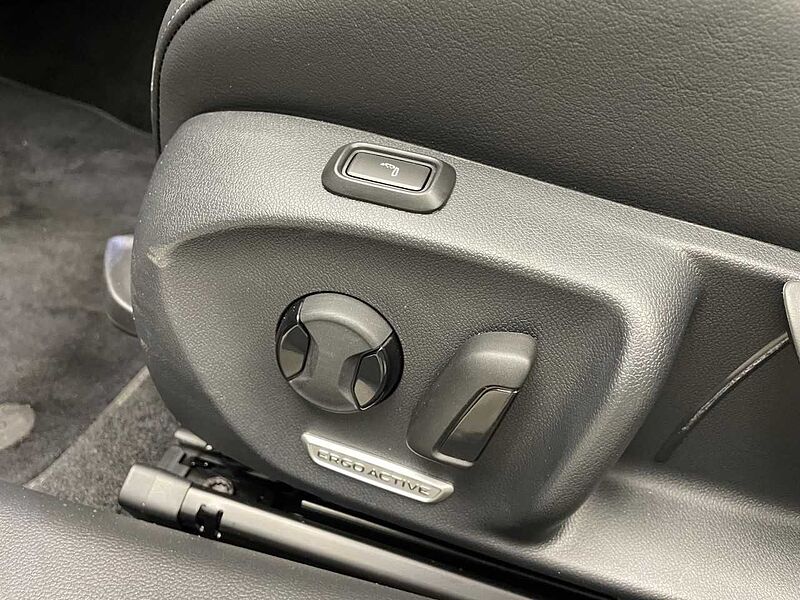 Volkswagen Passat Variant 1.5 TSI DSG eHybrid R-Line Klima