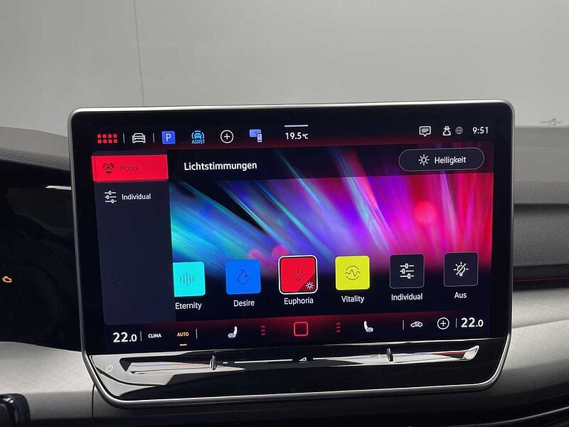 Volkswagen Golf VIII 1.5 TSI Life Klima Navi Einparkhilfe