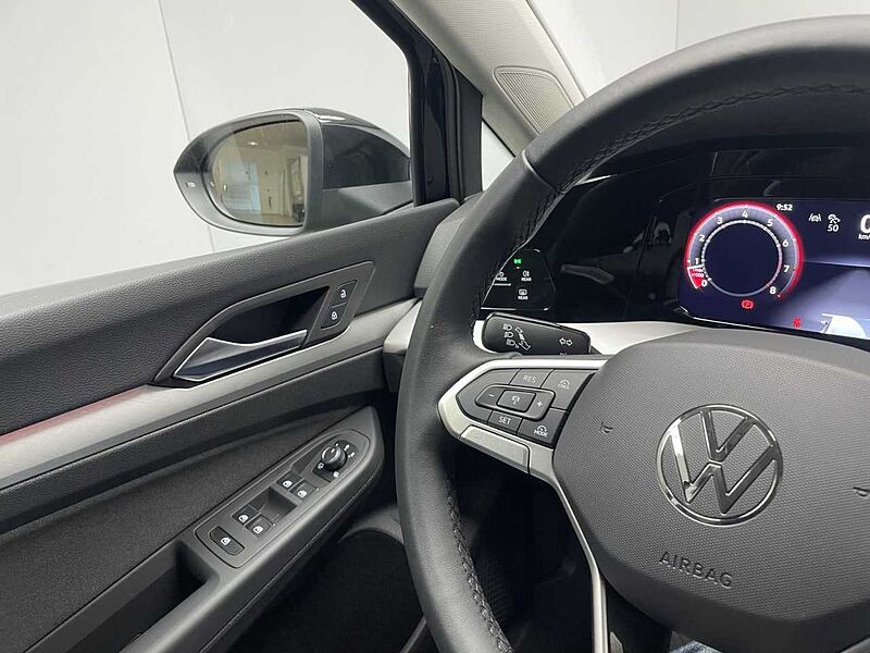 Volkswagen Golf VIII 1.5 TSI Life Klima Navi Einparkhilfe