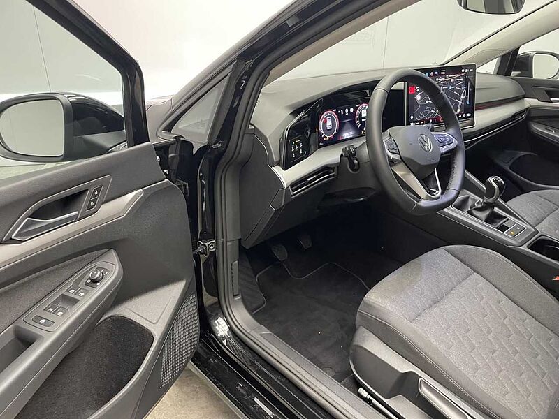 Volkswagen Golf VIII 1.5 TSI Life Klima Navi Einparkhilfe