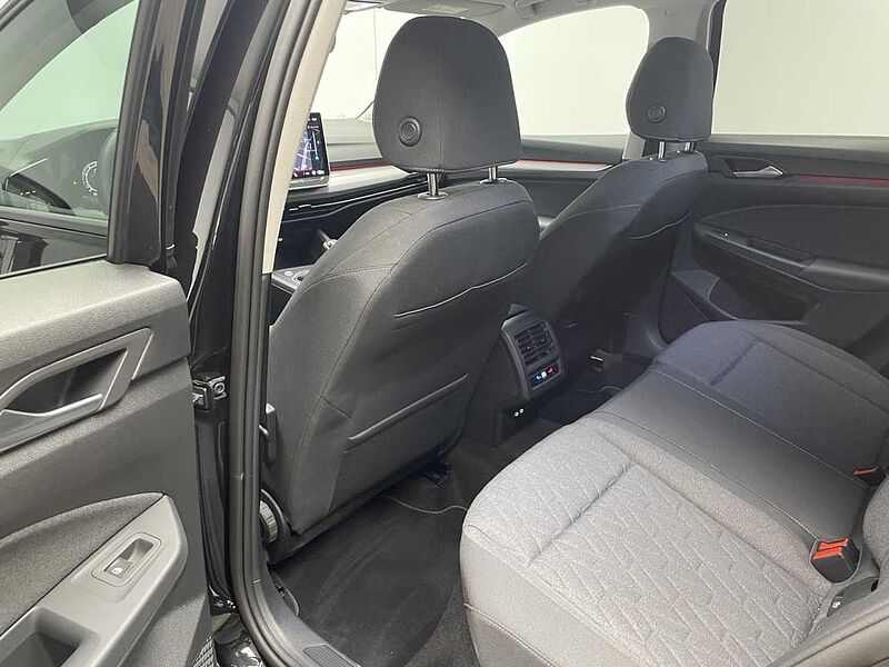 Volkswagen Golf VIII 1.5 TSI Life Klima Navi Einparkhilfe