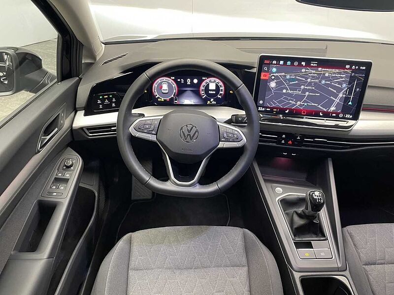 Volkswagen Golf VIII 1.5 TSI Life Klima Navi Einparkhilfe