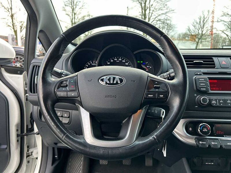 Kia Rio 1.2 FIFA World Cup Edition *PDC*SHZG*BT*KLIM