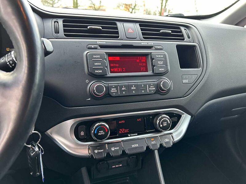Kia Rio 1.2 FIFA World Cup Edition *PDC*SHZG*BT*KLIM