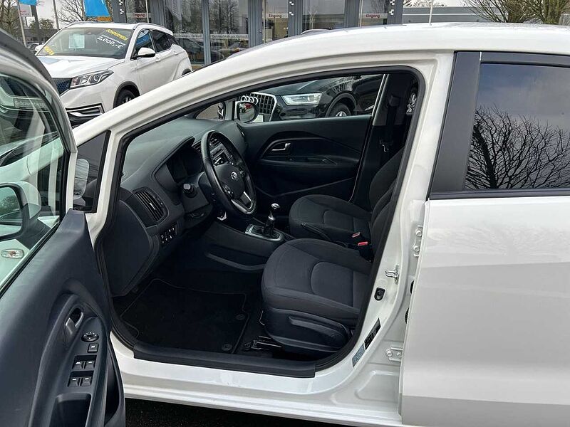 Kia Rio 1.2 FIFA World Cup Edition *PDC*SHZG*BT*KLIM