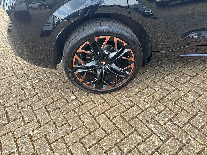 CUPRA Terramar 1.5 e-Hybrid 200 kW VZ*SENN*MATRIX*PANO