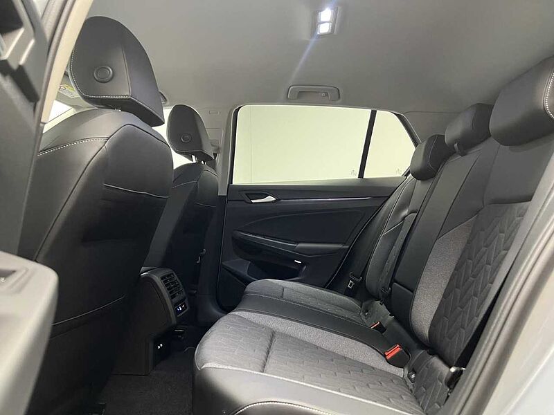 Volkswagen Golf VIII 2.0 TDI DSG Goal Klima Navi